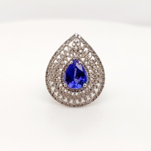 Tanzanite And Diamonds Ring18kt White Gold